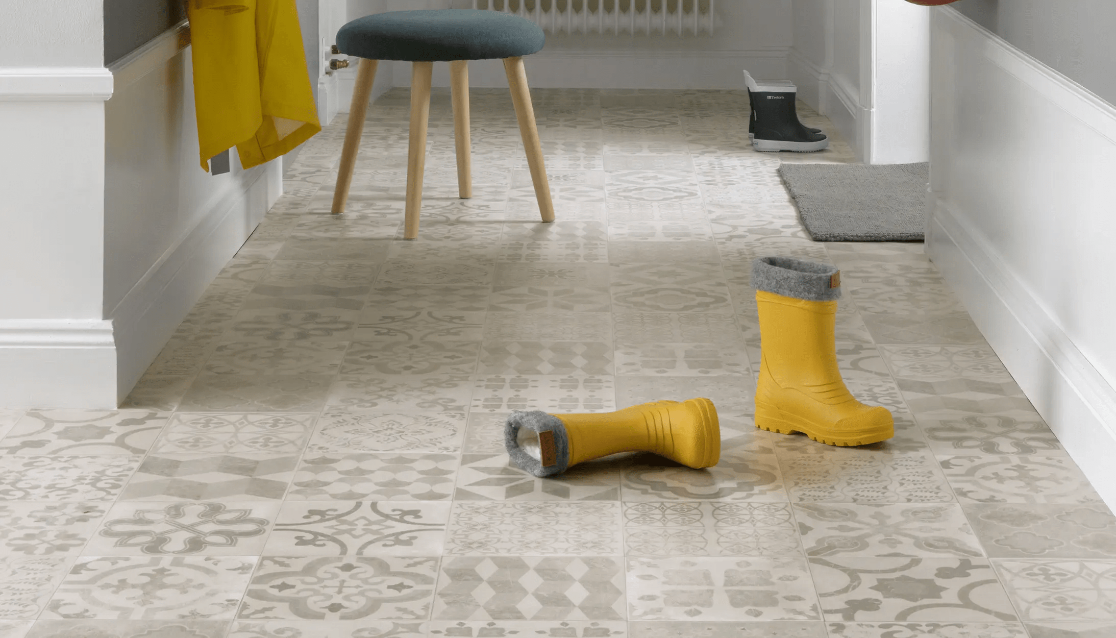 Vinyl Hallway low shot Interior 